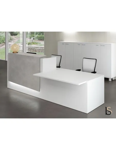 Banque d’accueil Z2 coloris blanc avec accès pour les personnes à mobilité réduite.