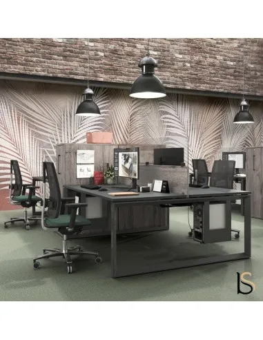 Bureau bench 2 places Star Mobel Linea en open space, postes séparés par paravents gris