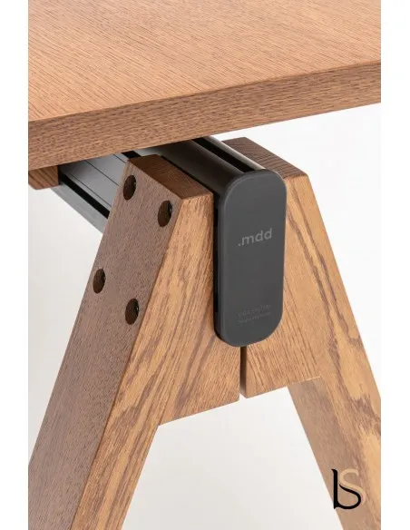 Table rectangulaire pieds en bois Ogi – MDD. Tables de réunion MDD