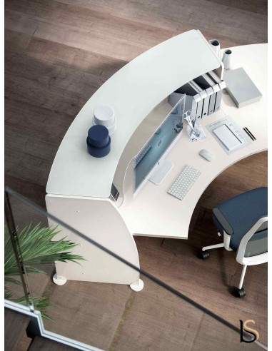 Banque d'accueil Glass avec accès PMR...