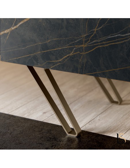 detail du piètement bloom en métal coloris or