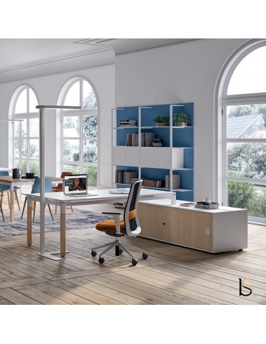 bureau design avec meuble intégré, pieds en bois style scandinave