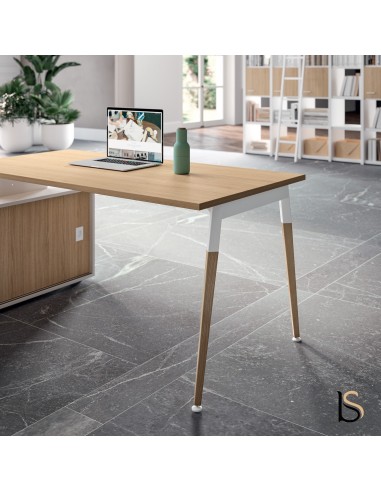 detail-pied bureau x3 Quadrifoglio finition bois