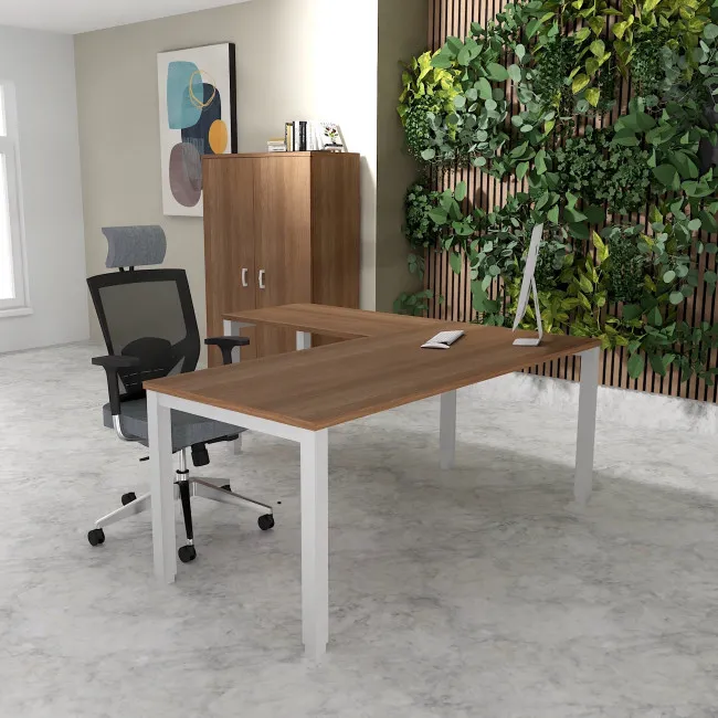 bureau angle tempo mobellinea coloris acacia fonce avec pieds gris alu