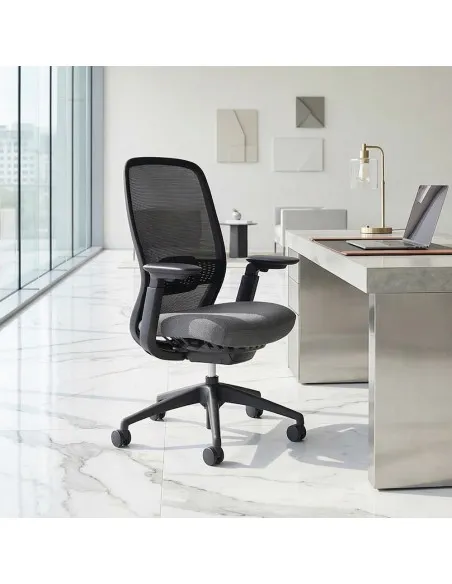 Siège de bureau ergonomique avec dossier en maille noire et assise en tissu gris