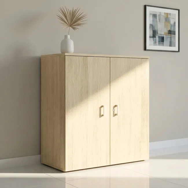 Armoire moyenne Mobel Linea en chêne moyen avec portes battantes et serrure
