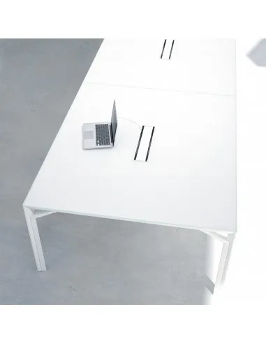 Grande table de réunion X8 avec plateau en verre Officity.
