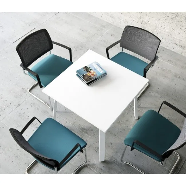 Petite table de réunion carrée Ogi – MDD.