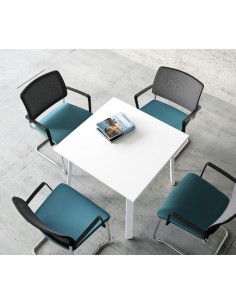 Petite table de réunion carrée Ogi – MDD.