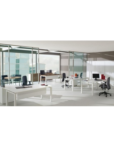 Bureau droit piètement métal série Quadra – Mobel linea