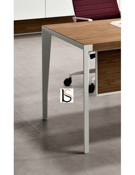 Bureau d’angle X9 avec pieds coloris blanc – Officity