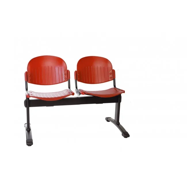 Poutre d’accueil Diam avec assises en polypropylène.