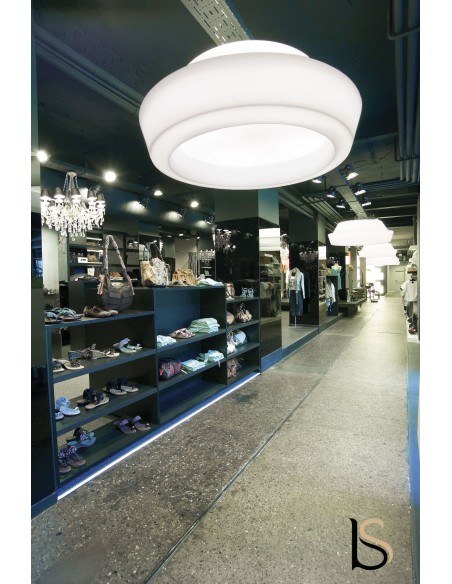 Suspension lumineuse UFO – Slide