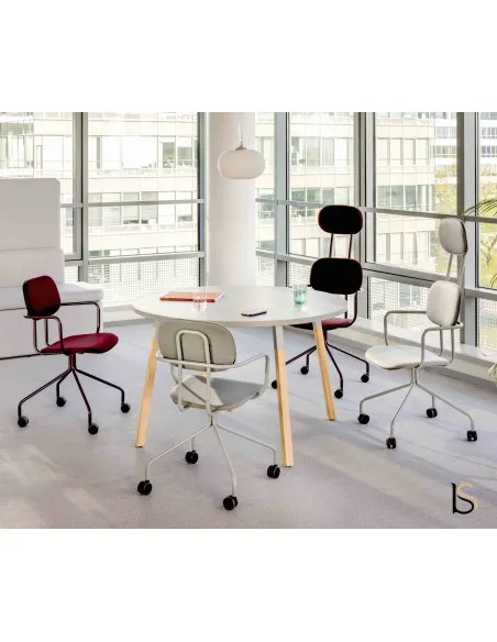 Table ronde pieds en bois Ogi – MDD.