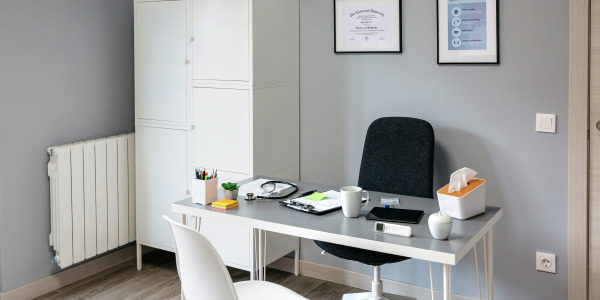 Quelle matière choisir pour son armoire de bureau ?